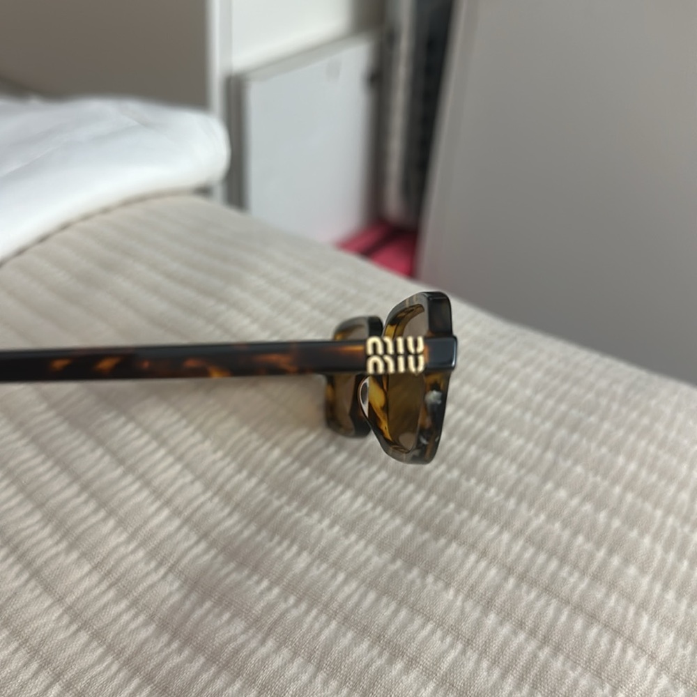 Tortoise Shell Sunglasses - Picture 3 of 4